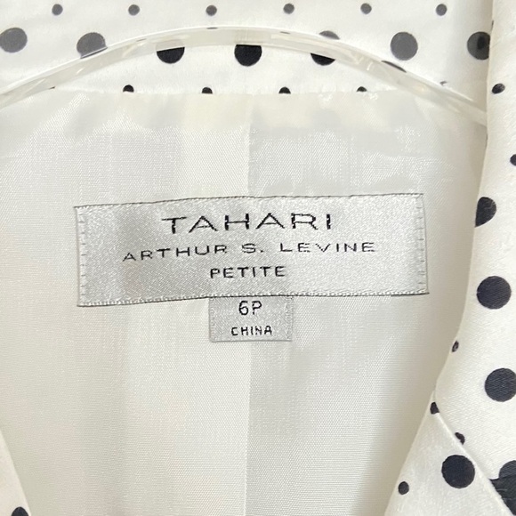 Tahari Arthur S. Levine White and Black Polka Dot Blazer. Size 6P - Picture 5 of 7